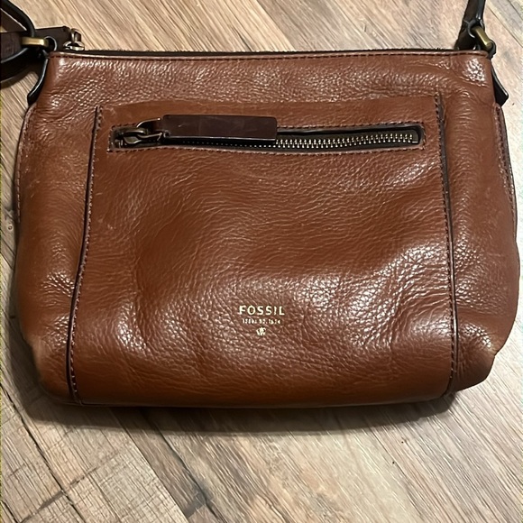 Fossil Vickery brown leather crossbody bag with adjustable strap - Picture 4 of 16